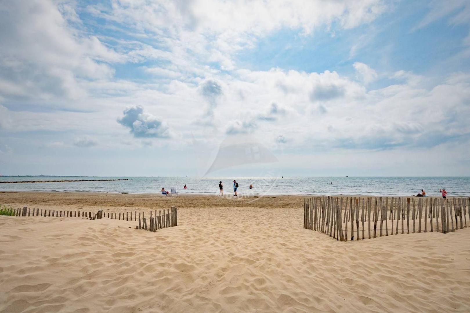 As17378 - P4 Dans Une Residence Sur La Plage Avec Vue Mer Et Piscine Le Grau-du-Roi Exteriér fotografie